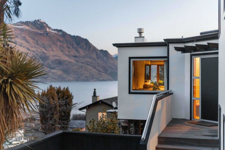 Photo of property in 18 Dublin Street, Queenstown, 9300