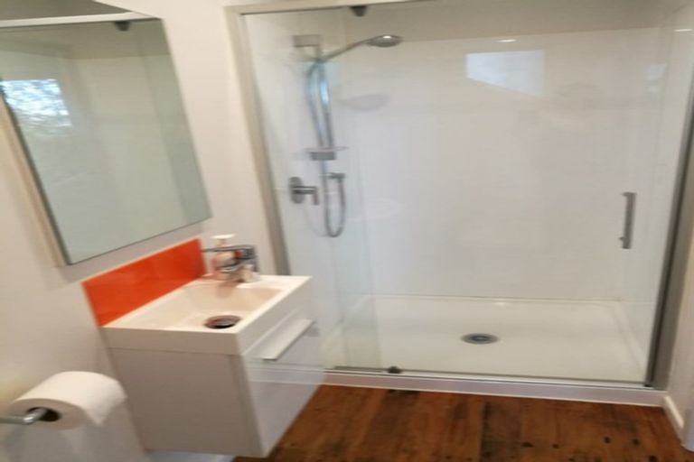 Photo of property in 16 Konini Road, Titirangi, Auckland, 0604