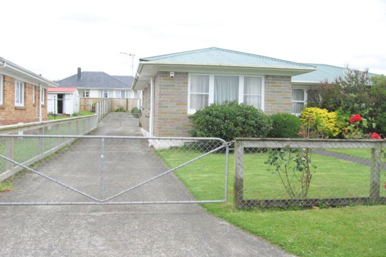 Photo of property in 2/4 Royal Arch Place, Rosehill, Papakura, 2113