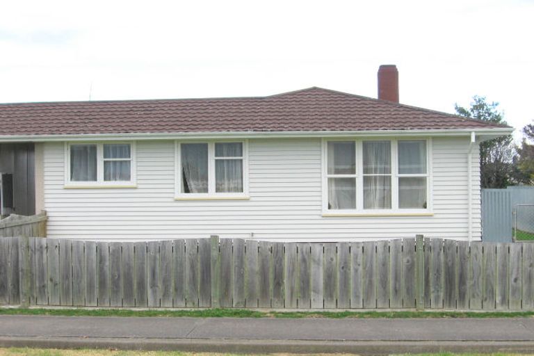 Photo of property in 3 Roberts Terrace, Onekawa, Napier, 4110