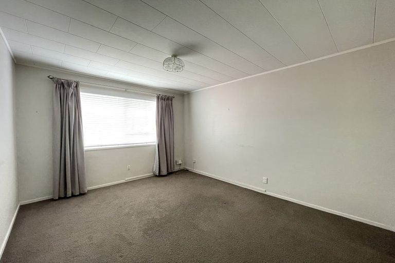Photo of property in 111 Sycamore Drive, Sunnynook, Auckland, 0620