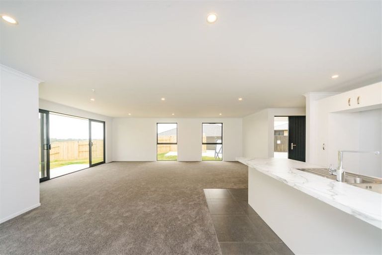Photo of property in 154b Pacific Drive, Fitzherbert, Palmerston North, 4410