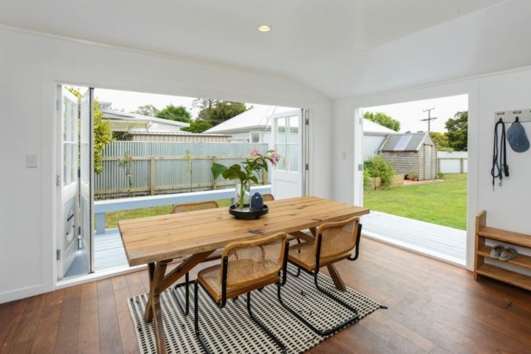 Photo of property in 49 Kenilworth Street, Waipawa, 4210