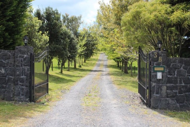 Photo of property in 38 Henson Road, Whitford, Howick, 2571