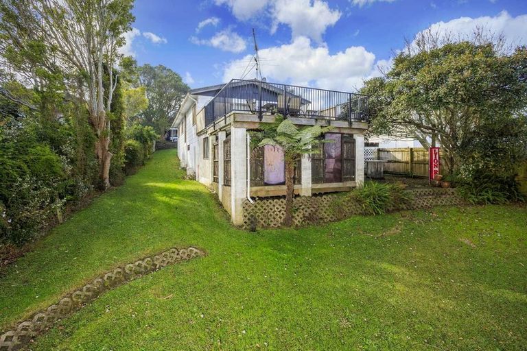 Photo of property in 81 Chivalry Road, Glenfield, Auckland, 0629