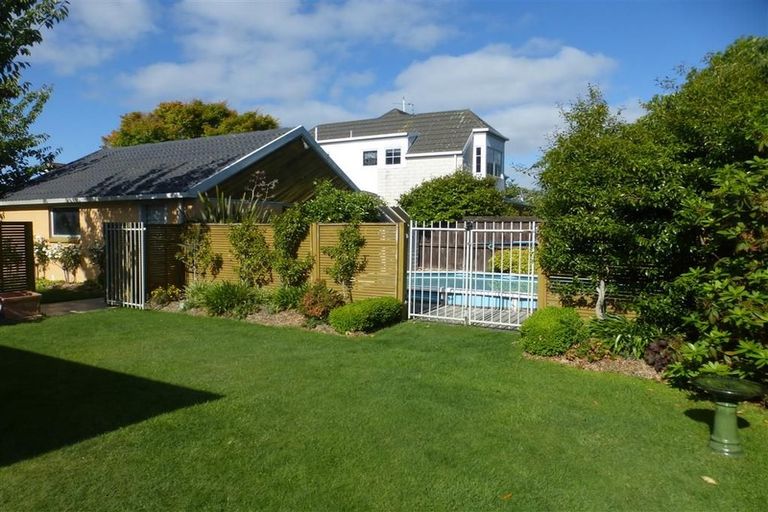 Photo of property in 6 Rowanwood Close, Halswell, Christchurch, 8025