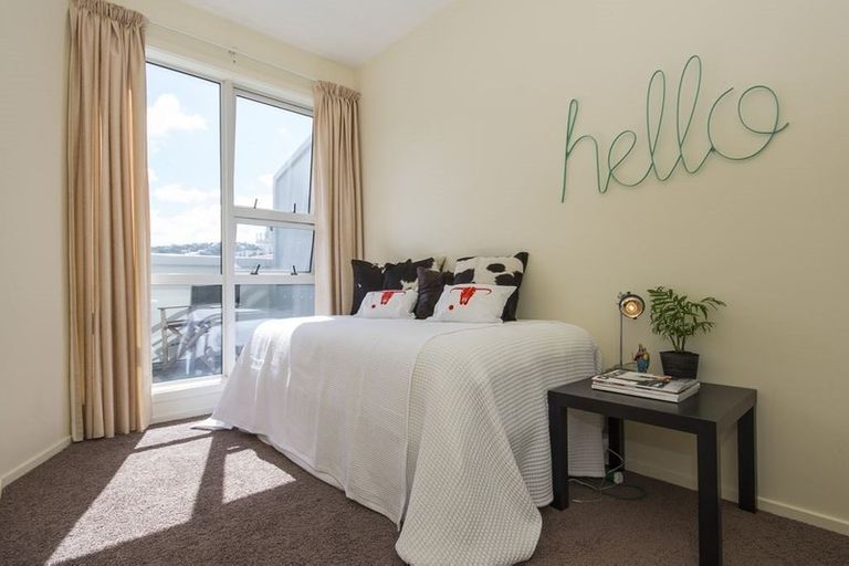 Photo of property in Stadium Garden Flats, 406/107 Thorndon Quay, Pipitea, Wellington, 6011