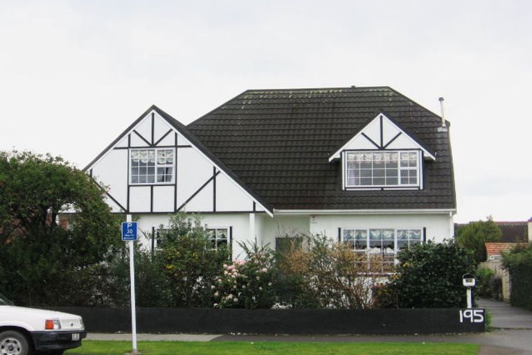 Photo of property in 195 Te Awe Awe Street, Hokowhitu, Palmerston North, 4410