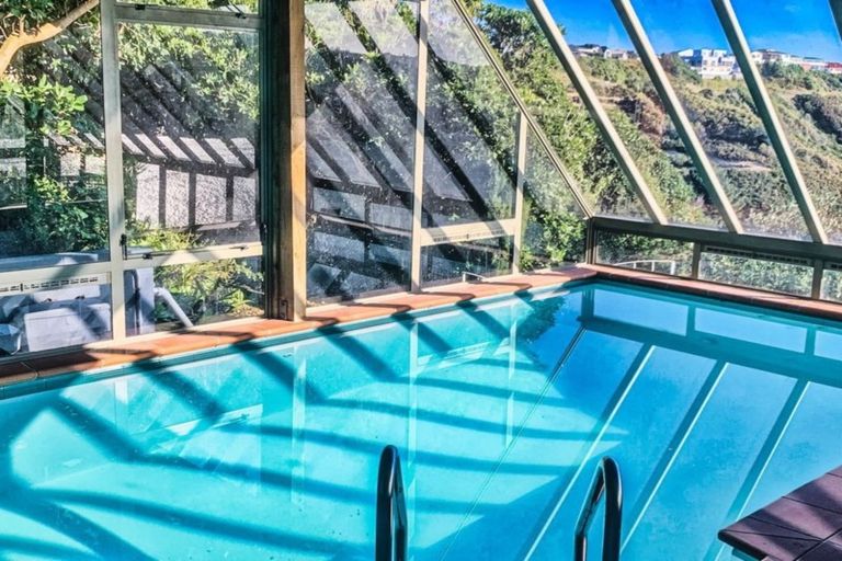 Photo of property in 11 Countess Close, Maupuia, Wellington, 6022