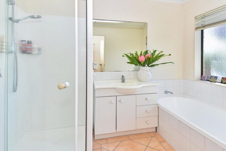 Photo of property in 28b Hillcrest Road, Papatoetoe, Auckland, 2025