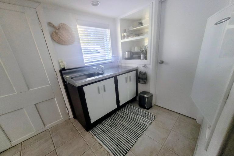 Photo of property in 7 Pah Road, Cockle Bay, Auckland, 2014