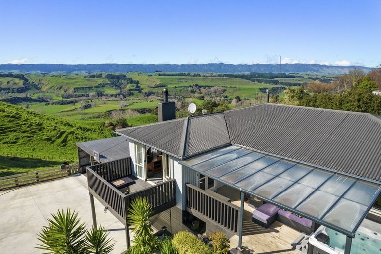 Photo of property in 2850 Kimbolton Road, Kimbolton, Feilding, 4777