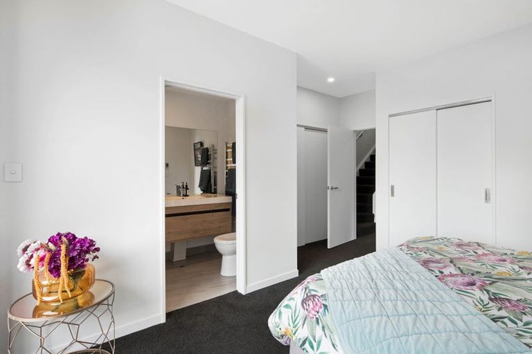 Photo of property in 1/18 Oriental Terrace, Oriental Bay, Wellington, 6011