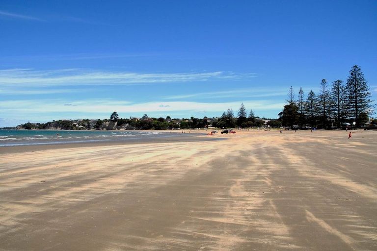 Photo of property in 4/773 Beach Road, Browns Bay, Auckland, 0630