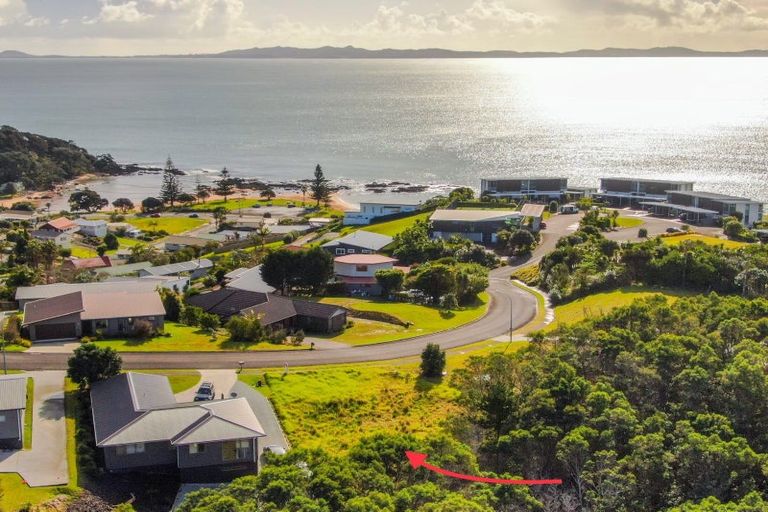 Photo of property in 28 Dudley Crescent, Cable Bay, 0420