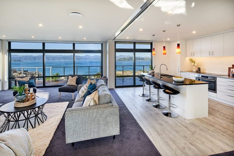 Photo of property in 21 Winchester Street, Kaiwharawhara, Wellington, 6035