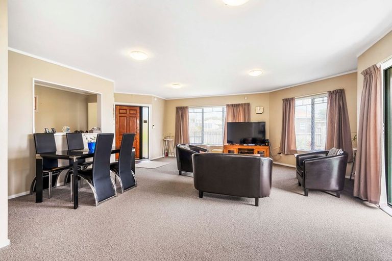 Photo of property in 17 Mews Place, Forest Lake, Hamilton, 3200