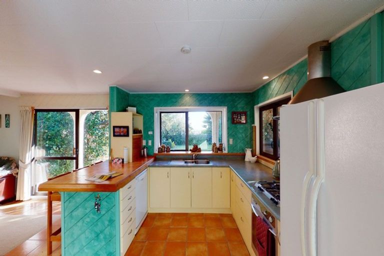 Photo of property in 16 Arataki Grove, Waitarere Beach, Levin, 5510