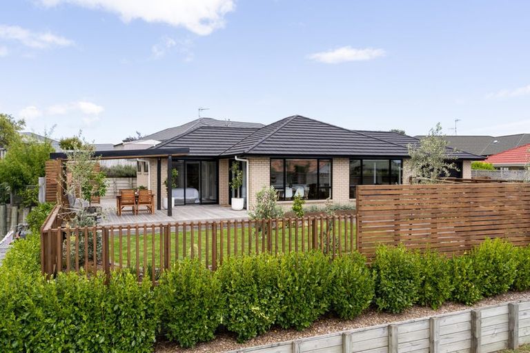 Photo of property in 10 Sovereign Way, Paraparaumu, 5032