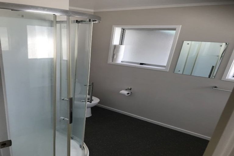 Photo of property in 2/29 Becker Drive, Weymouth, Auckland, 2103