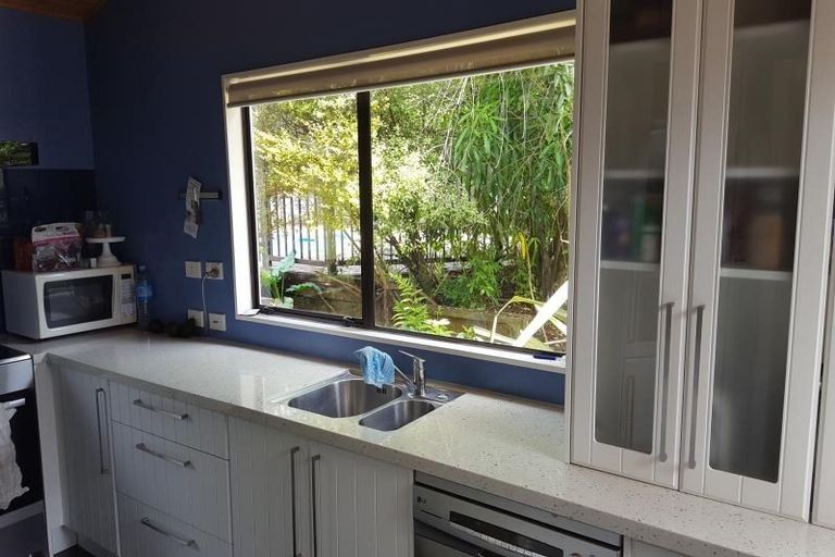 Photo of property in 6 Antilla Place, Half Moon Bay, Auckland, 2012