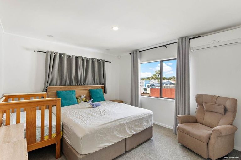 Photo of property in 1/86 Universal Drive, Henderson, Auckland, 0610