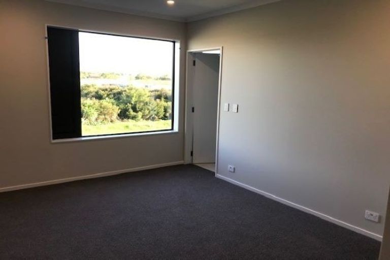 Photo of property in 2/21 Boyes Avenue, Whenuapai, Auckland, 0618
