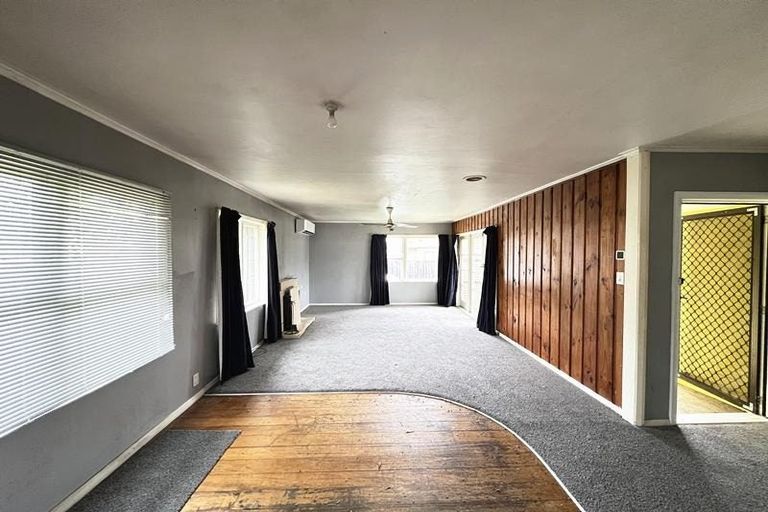 Photo of property in 62 Sutton Crescent, Papakura, 2110