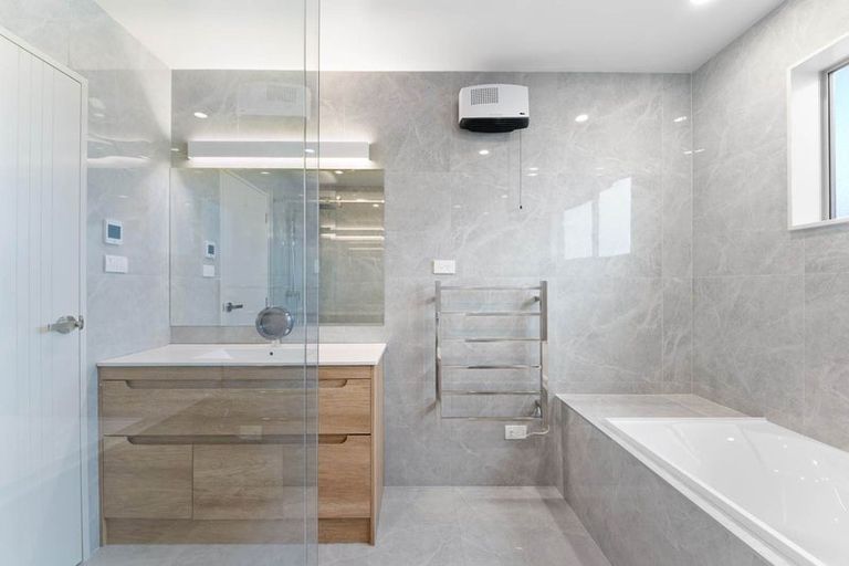 Photo of property in 6 Kotuitui Drive, Wainui, 0992