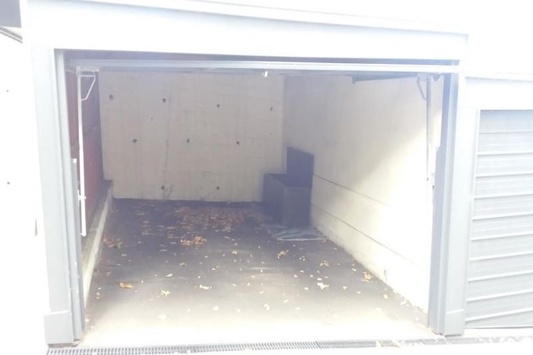 Photo of property in Windsor Court, 2/340 Tinakori Road, Thorndon, Wellington, 6011