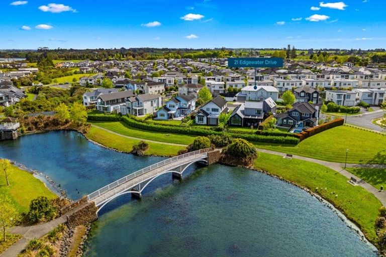 Photo of property in 21 Edgewater Drive, Karaka, Papakura, 2113