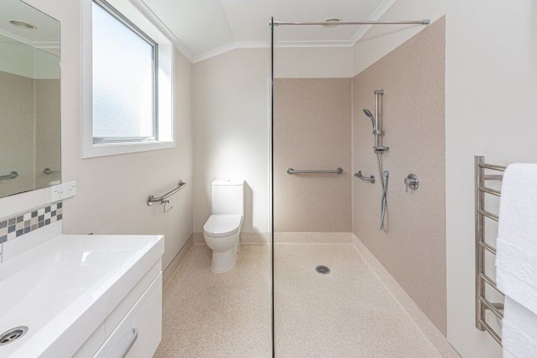 Photo of property in 18 Brougham Place, Springvale, Whanganui, 4501