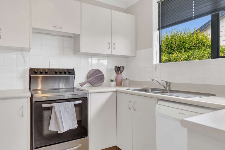 Photo of property in 38 Diomede Glade, Flagstaff, Hamilton, 3210