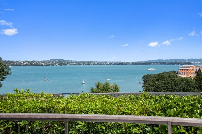 Photo of property in 1/11 Pullum Street, Birkenhead, Auckland, 0626