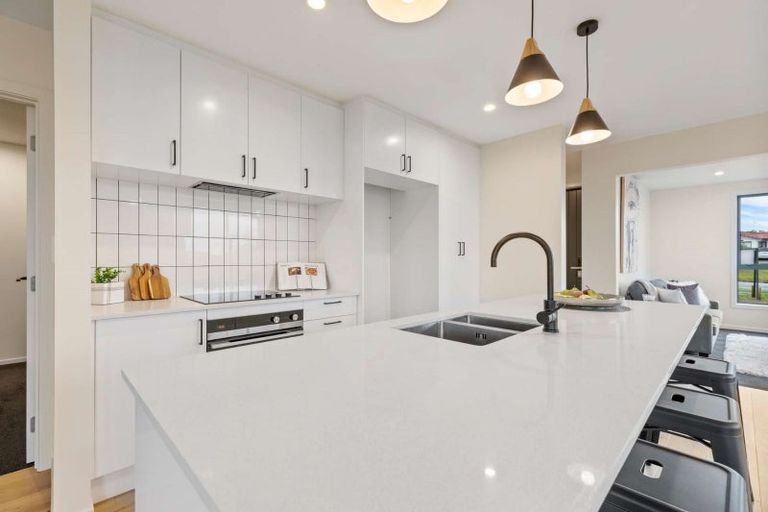 Photo of property in 5 Okoreka Road, Glenbrook, 2681