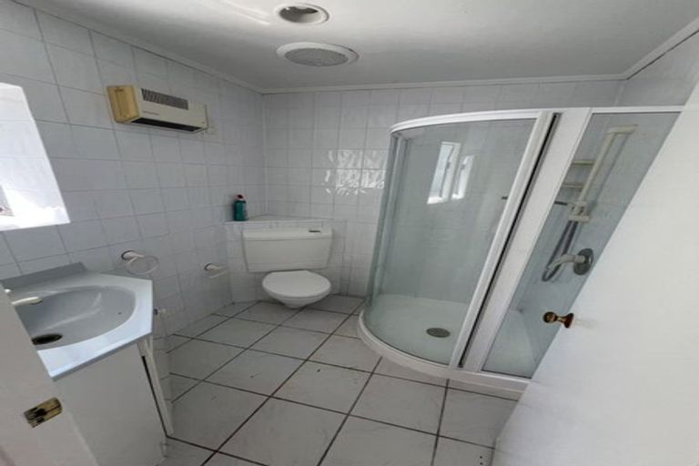 Photo of property in 10 Orinda Close, Botany Downs, Auckland, 2010