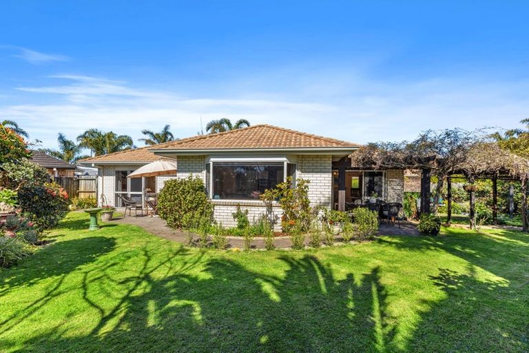 Photo of property in 17 Saint Heliers Place, Papamoa Beach, Papamoa, 3118