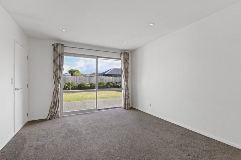 Photo of property in 5 Koura Drive, Rangiora, 7400