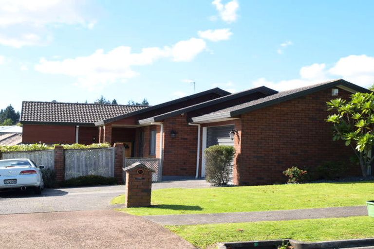 Photo of property in 21 Frank Nobilo Drive, Golflands, Auckland, 2013