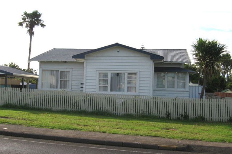 Photo of property in 74 Wharf Road, Te Atatu Peninsula, Auckland, 0610
