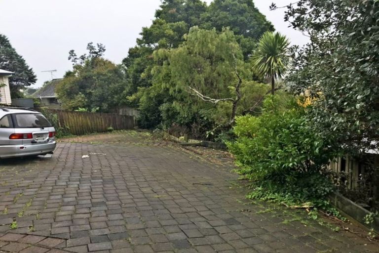 Photo of property in 2/81 Arran Road, Browns Bay, Auckland, 0630