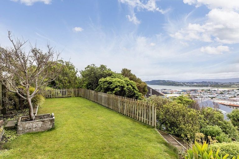 Photo of property in 22 Imperial Terrace, Melrose, Wellington, 6022