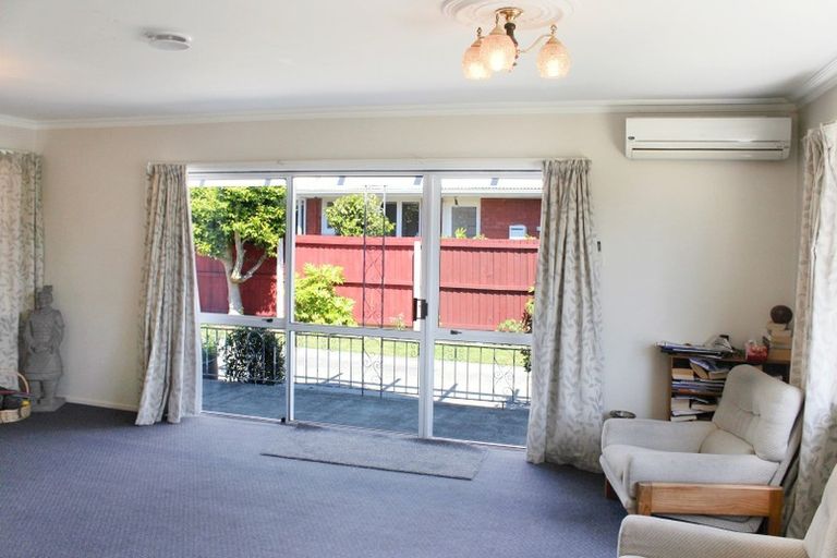 Photo of property in 22 Grahams Road, Ilam, Christchurch, 8041