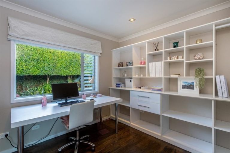 Photo of property in 35 Aotearoa Terrace, Murrays Bay, Auckland, 0630