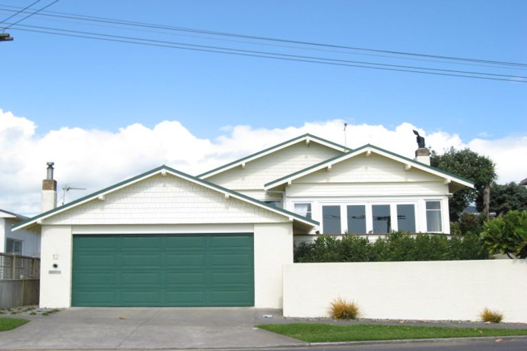 Photo of property in 12 Hamblyn Street, Strandon, New Plymouth, 4312