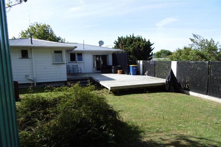 Photo of property in 18 Juniper Road, Sunnynook, Auckland, 0620