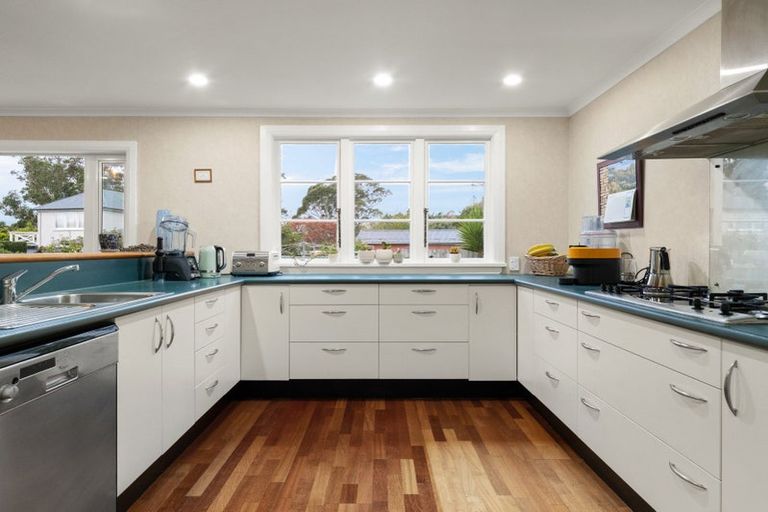 Photo of property in 8 Rosehill Road, Macandrew Bay, Dunedin, 9077