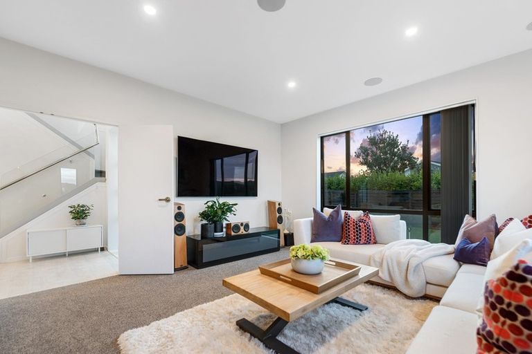 Photo of property in 31 Pohutukawa Parade, Riverhead, 0820