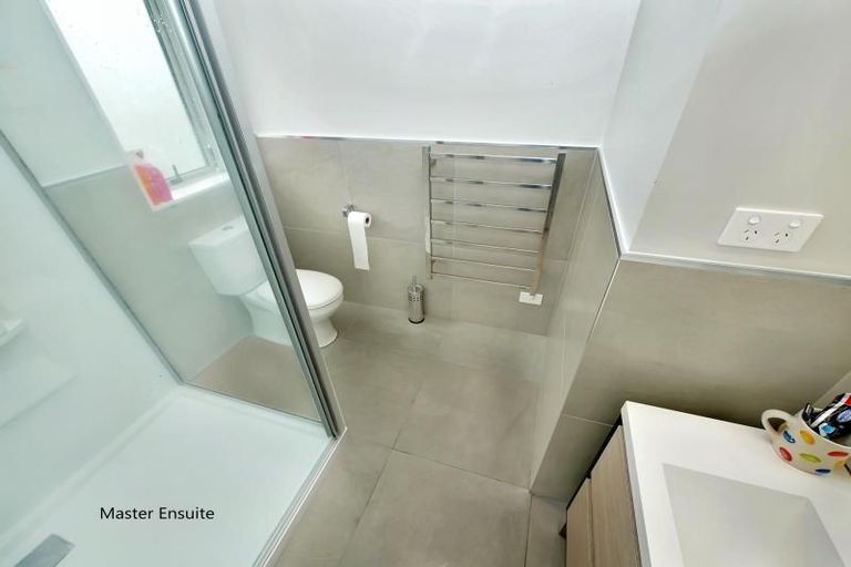 Photo of property in 6 Samuel Cassidy Avenue, Swanson, Auckland, 0614