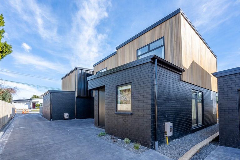 Photo of property in 2/60 Sandwich Road, Saint Andrews, Hamilton, 3200